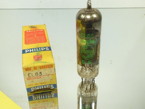 One boxed radio tsf - tsf, tube