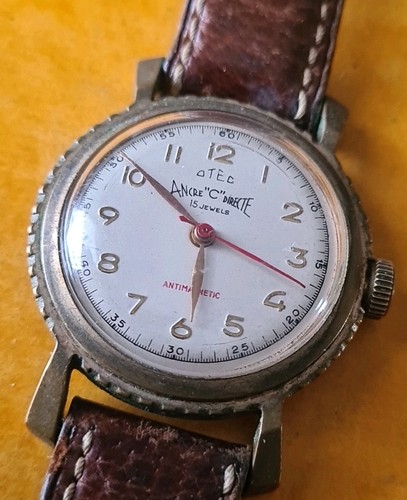 Montre ancienne mécanique - ancienne,