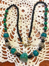 Collier ancien perles pierres naturelles obsidienne malachite 45 cm