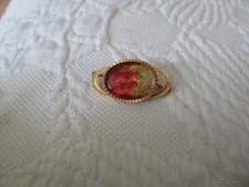 broche plaqué or et émail de