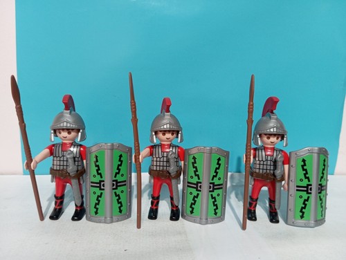 Playmobil figurines - x3,