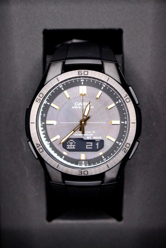Montre radio atomique - , solaire
