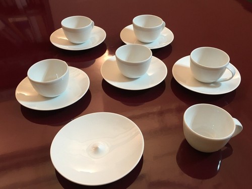 Boite tasses et - et, soucoupes
