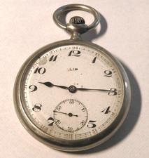 LIP MONTRE A GOUSSET EN