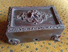 Ancien Coffret, Boite ancienne Bois et  appliques en "Stuc" A Restaurer, XIX°s.