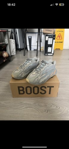 Yeezy boost 700 inertia - boost, v2
