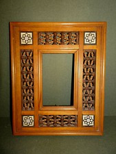 Cadre orientaliste en bois tourné et marqueterie.MOUCHARABIEH.2.