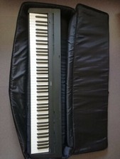 Piano numérique Yamaha P-45 avec housse de transport