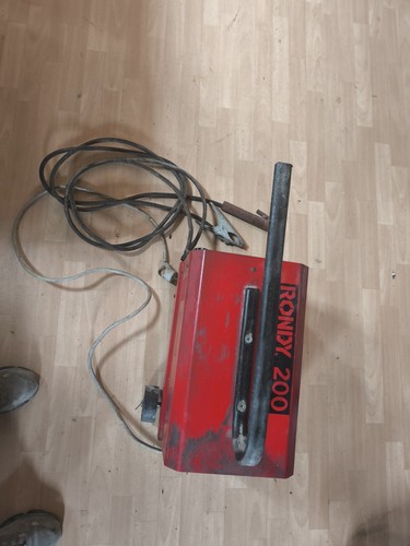 Poste souder - à,