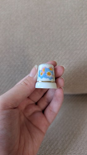 Dé coudre porcelaine - à,