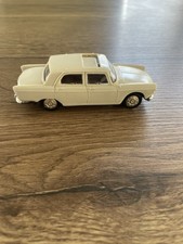 Ancienne voiture Norev