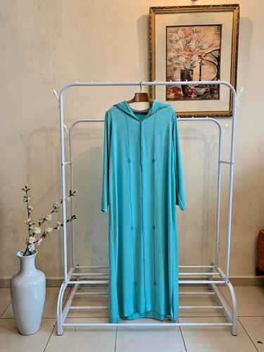 Robe longue capuche - à,