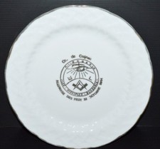 *BELLE ASSIETTE PORCELAINE DE LIMOGES Maçonique FRANCS Maçons COMPAGNONS COGNAC