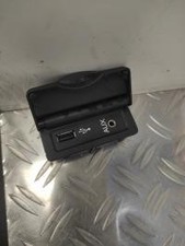 Prise port USB RENAULT MEGANE