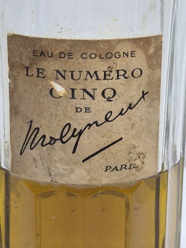 Numéro cinq molyneux - numÉro,