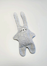 Doudou Plat Lapin Gris Blanc