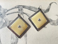 Jolie Paire de boucles d'Oreilles pendantes Agatha Paris Forme Carrée