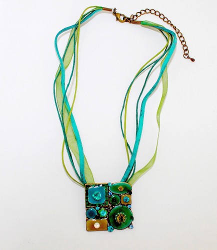 Magnifique collier vert - magnifique,
