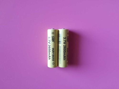 Batterie rechargeable bouton