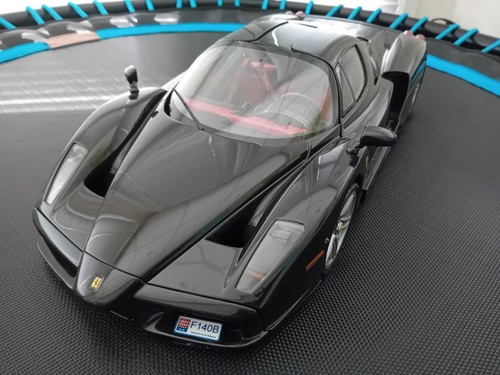Ferrari enzo noire - 1/10,