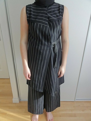 Ensemble asymétrique noir - , à