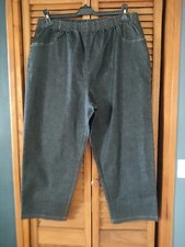 Pantacourt femme Jeans Noir  neuf Taille 4 si belle et 60/62
