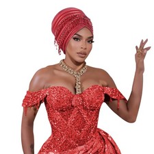 Femme Africaine Tassel