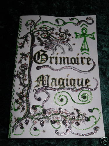 Grimoire livre des ombres fait - grimoire,