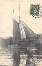 CPA 13 MARSEILLE VOILIER SORTANT LE SOIR DU VIEUX PORT
