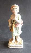 joli petit figurine fille en