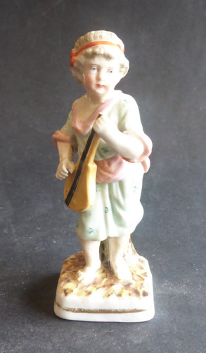 Joli petit figurine fille - petit,