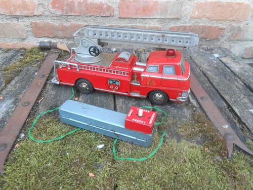 Jouet ancien camion pompier - jouet,