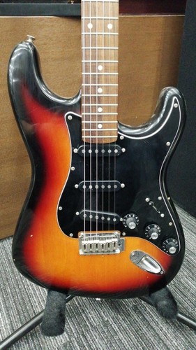 Squier stratcaster standard - squier,