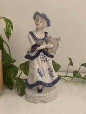 Statuette Porcelaine Dame