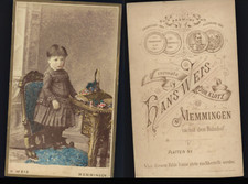 Weis, Memmingen, fillette aux fleurs Vintage albumen print CDV. Tirage album
