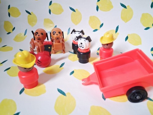 Fisher price little people lot - little,