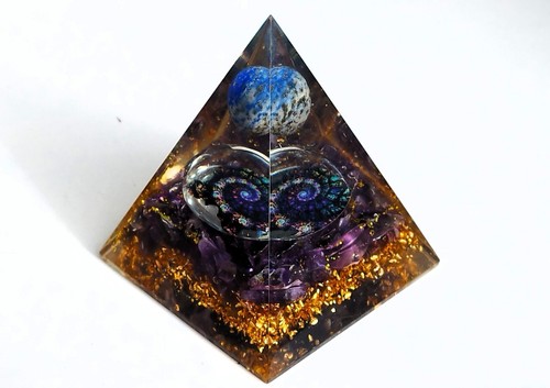Pyramide orgonite cristal - pyramide,