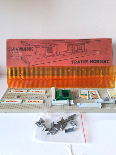 Hornby quai voyageurs - de,