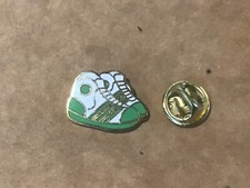 pins BASKETS signe LEVALLOIS