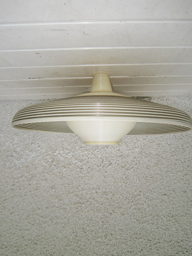 Ufo suspension plastique - -, a