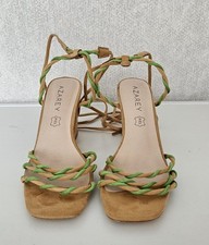 Chaussures ouvertes / Sandales à lacer femme été beige et vertes