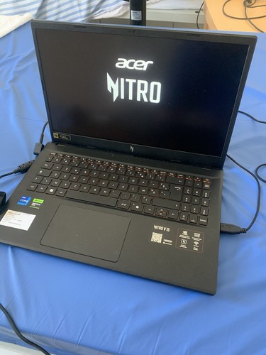 Acer nitro - acer, v