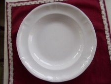 Plat creux rond blanc 29,5 cm, en faïence LONGCHAMP-France.