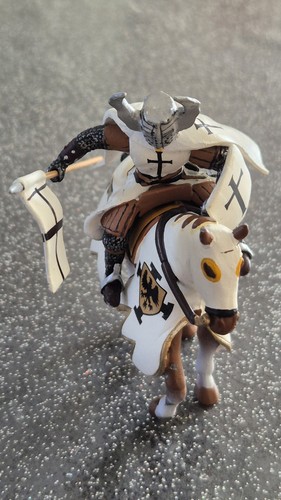 Cavalier moyen age - du,