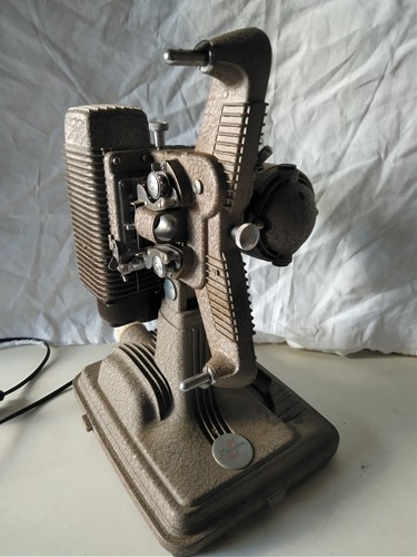 Ancien projecteur cinema - ancien,