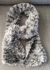 Echarpe imitation fourrure - tricotée main