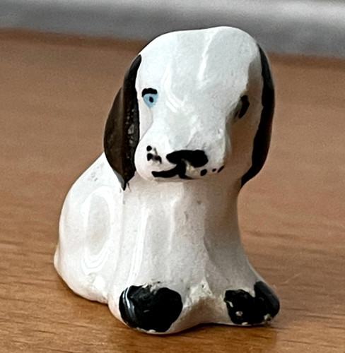 Adorable fève chien noir - adorable,