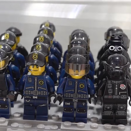 Lego police minifig - police, 3