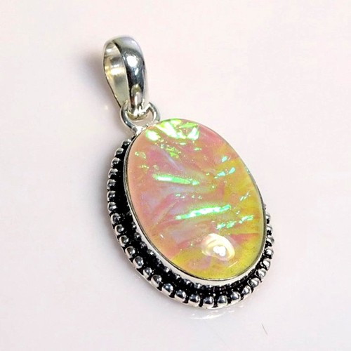 Pendentif ovale australien