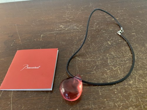 Collier pendentif galet rose